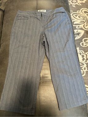 Dockers Women's Gray/blue Pinstripe Cropped Dress trouser Jeans capris size 16